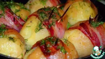 Запеченная картошка с моцареллой, луком и грибами