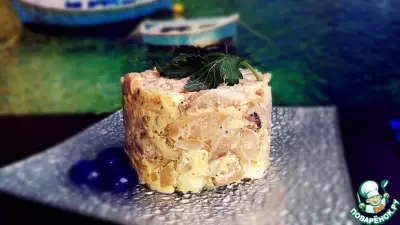 Салат с консервированным кальмаром "Прибрежный"