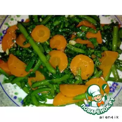 Салат из моркови, шпината и зеленой фасоли