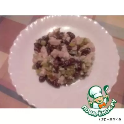 Салат с куриной грудкой и фасолью