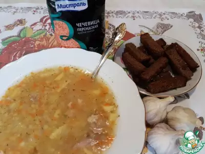 Суп из чечевицы с чесночными гренками