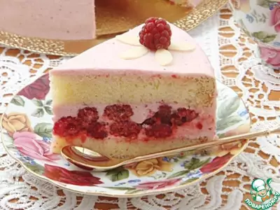 Бисквитный торт со сливочно-малиновым кремом