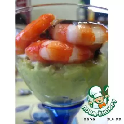 Креветки   в   китайском   соусе   на    авокадо