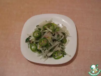 Салат с редькой дайкон и свининой фото
