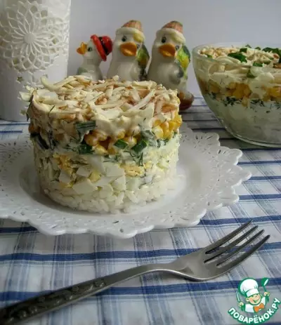 Салат с рисом и яйцами