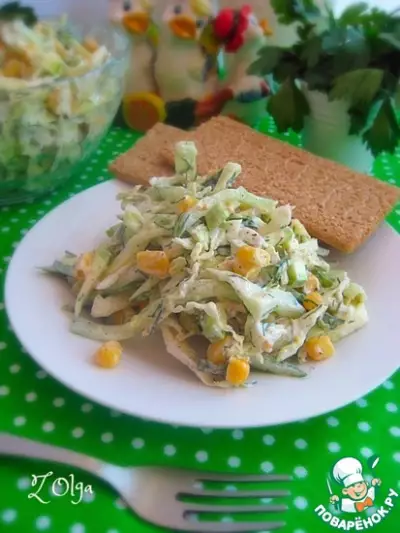 Овощной салат с кабачком и кукурузой