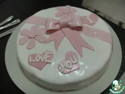 Простой торт с мастикой "I love you"