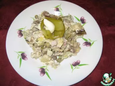 Салат с куриными сердечками и баклажаном