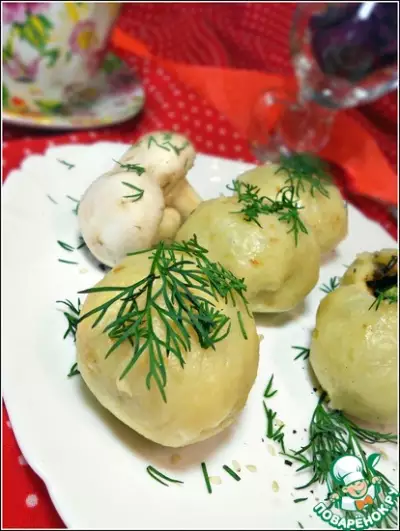 Картофельные шарики с рисом, грибами и горошком