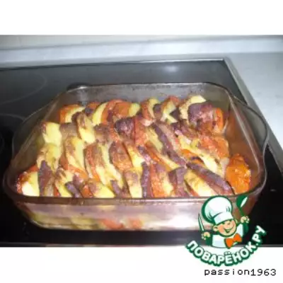 Картофель с помидорами и луком