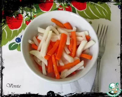 Дайкон и морковь в маринаде