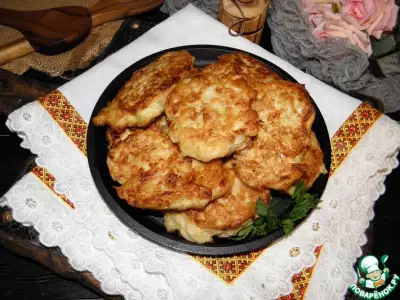 Картофельно-куриные оладьи с сыром