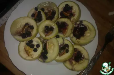 Печеные кабачки с черноплодной рябиной