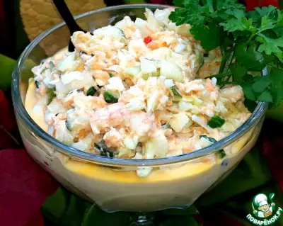 Салат с креветками и белокочанной капустой