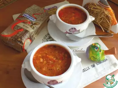 Томатный суп с киноа и пекинкой