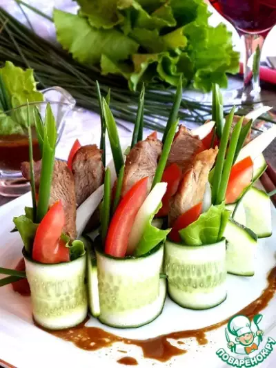 Овощной салат со свининой терияки