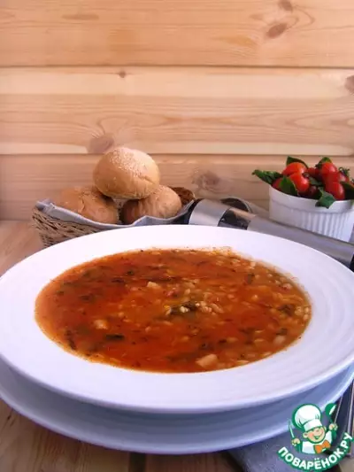 Суп томатный с орзо и фасолью