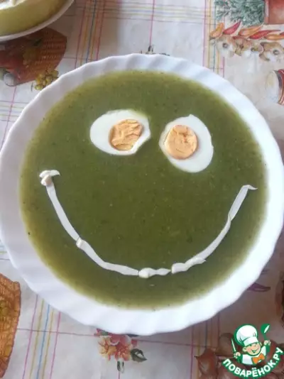 Суп-пюре со шпинатом и зеленым горошком