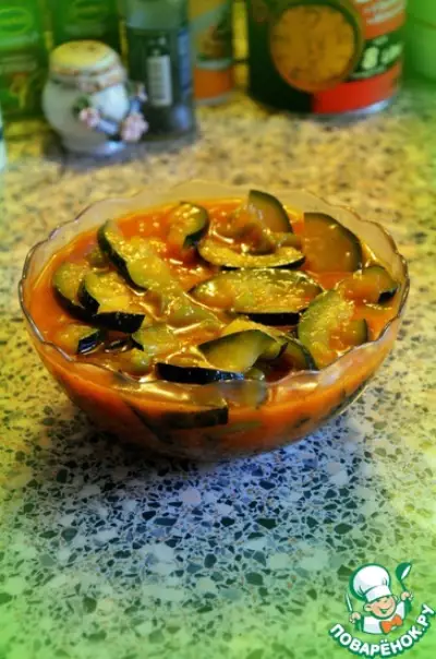 Тушеные овощи в томатном соусе с паприкой