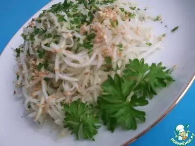 Салат из кольраби с кунжутом и имбирём