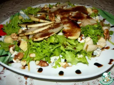 Салат с грушей и сыром "Дор блю"