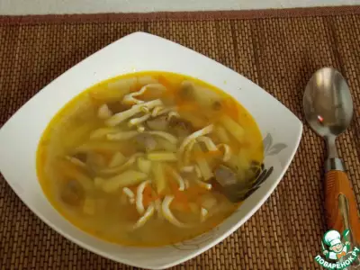 Грибной суп с кальмарами