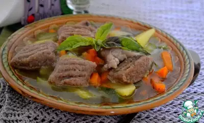 Овощной суп с курицей и клецками