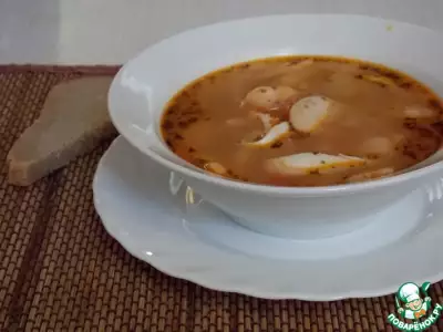 Фасолевый суп с кальмарами