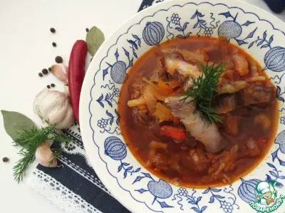 Красный овощной суп с запеченной грудинкой