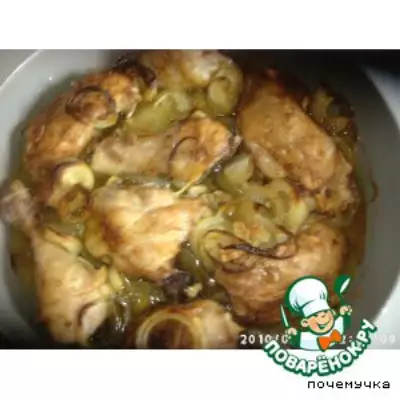 Печeная курица с луком, чесноком и розмарином