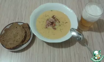 Гороховый крем-суп с копчеными крылышками