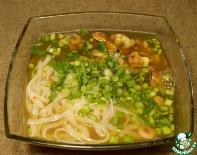 Вьетнамский суп "Фо хай сан"