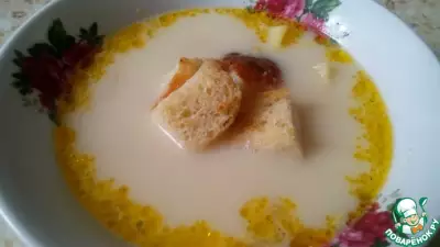 Сырный суп с чесночными сухариками