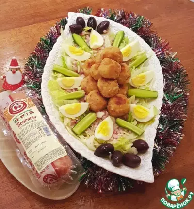 Салат "Новогодний" с ветчинно-кальмаровыми шариками
