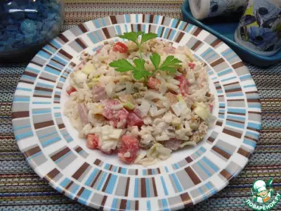 Рисовый салат с курицей и помидорами