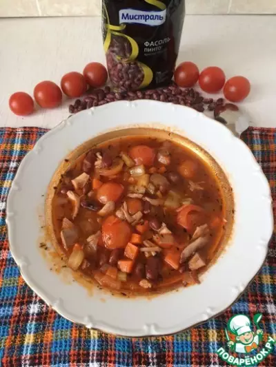 Суп из красной фасоли с помидорами