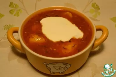 Томатный суп с манными клёцками