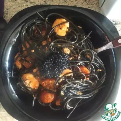 Спагетти с морепродуктами "Ди неро"