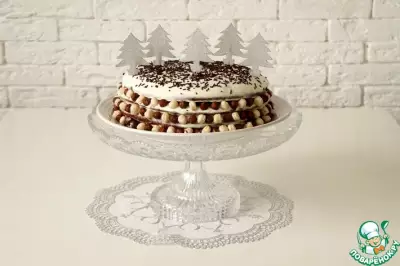 Шоколадно-сметанный торт с пряной вишней