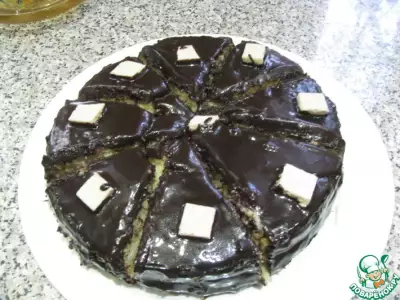 Бисквитный торт в шоколадной глазури