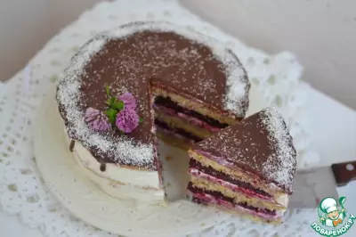 Ванильный торт с ягодным компоте