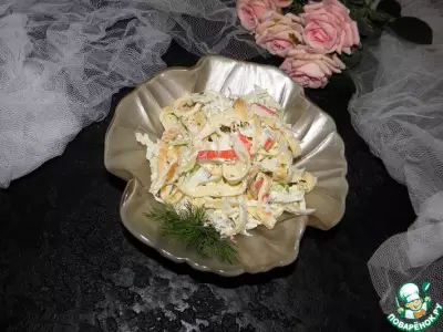 Крабовый салат с яичными блинчиками