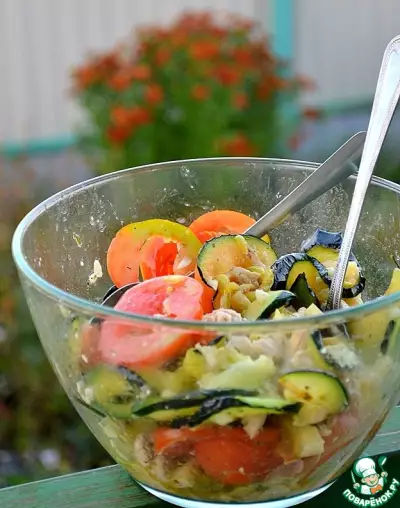 Теплый летний овощной салат