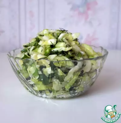 Салат из ранней капусты