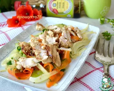 Салат с курицей и овощами "Летний"