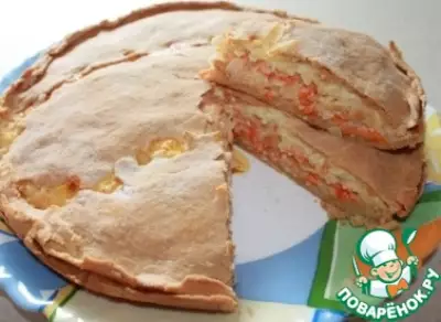 Пирог закусочный с луком, морковью и плавлеными сырками