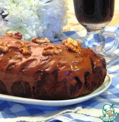 Шоколадный пирог с грецким орехом