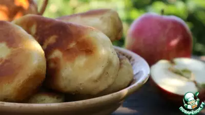 Пирожки с яблоками на сковороде