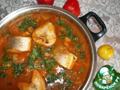 Рыба в томатно-овощном соусе