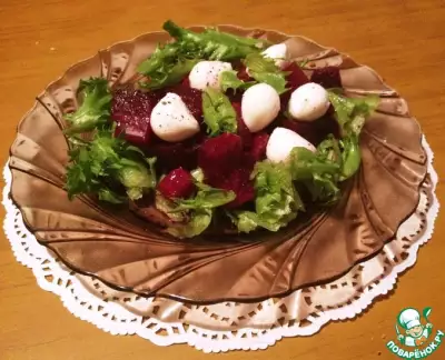 Свекольный салат с моцареллой